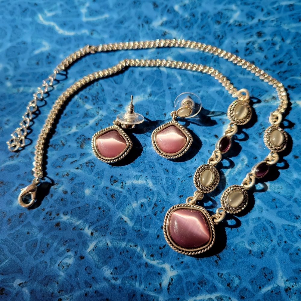 Beautiful silver necklace set with purple & grey cats eye stones & earrings.